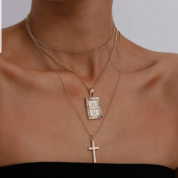 *Chrissy* Layered Cross Necklace - Picture 2 of 3